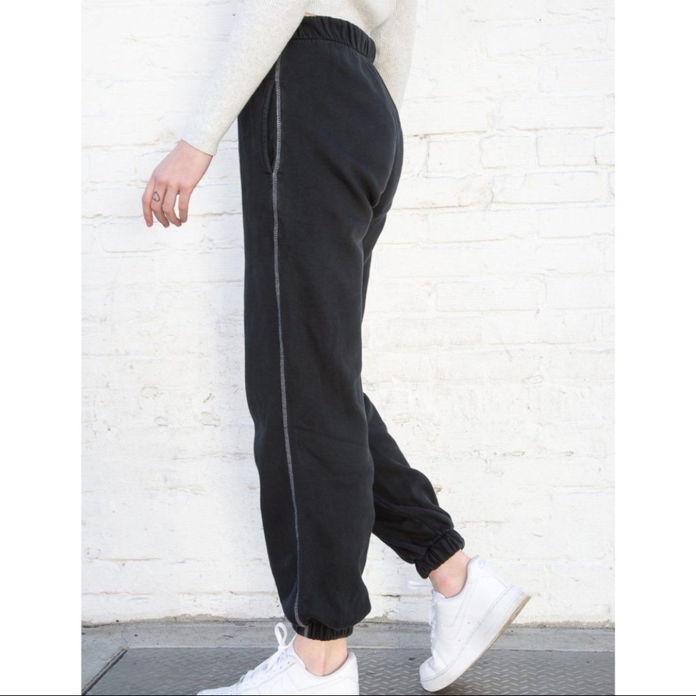 NWT brandy melville rosa sweatpants